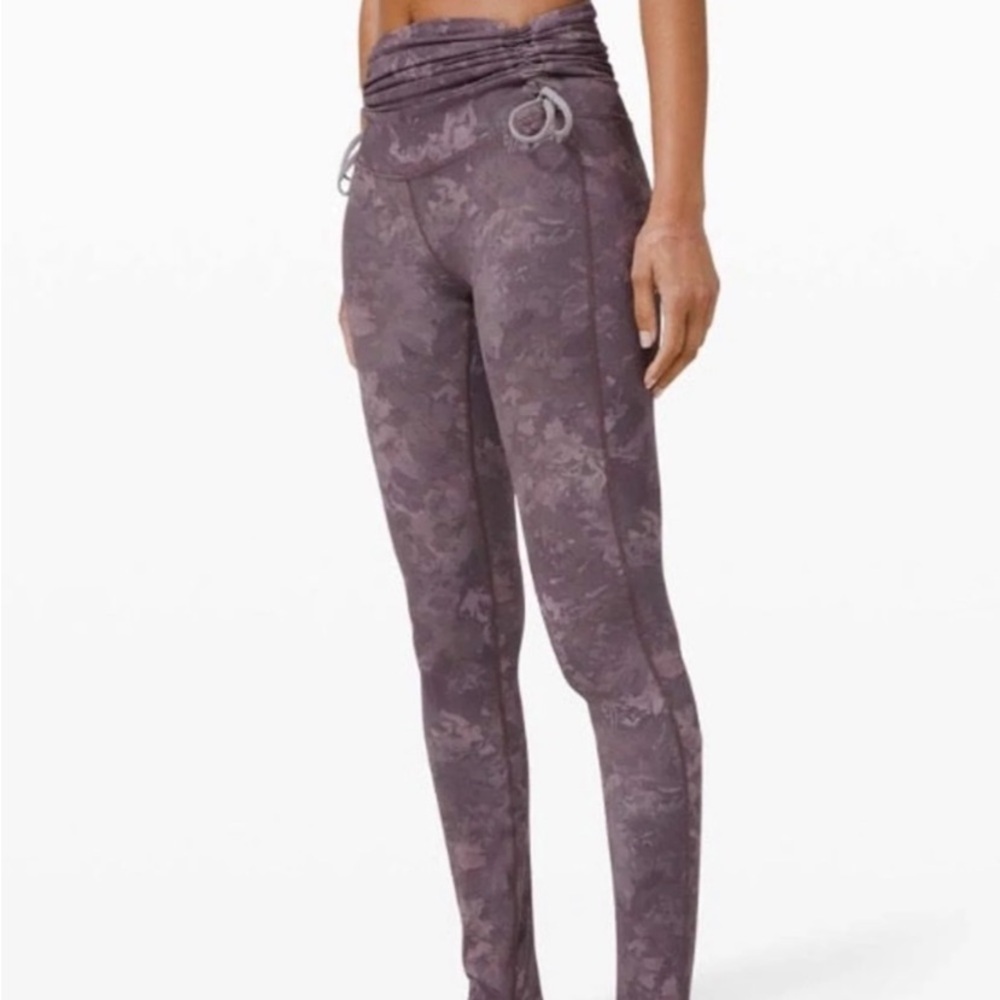 Lululemon Hug Your Core Super High Rise Reversible Leggings - Picture 3 of 16